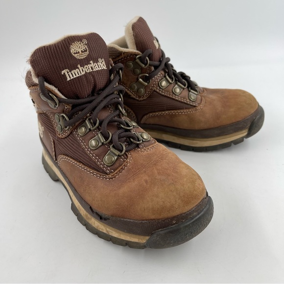 Timberland Boy’s Brown Classic Waterproof Boots - Size 12.5 - Picture 2 of 12